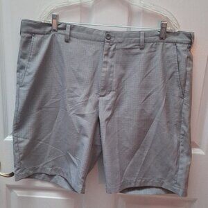 Mens Izod solid gray golf shorts size 40.  EUC